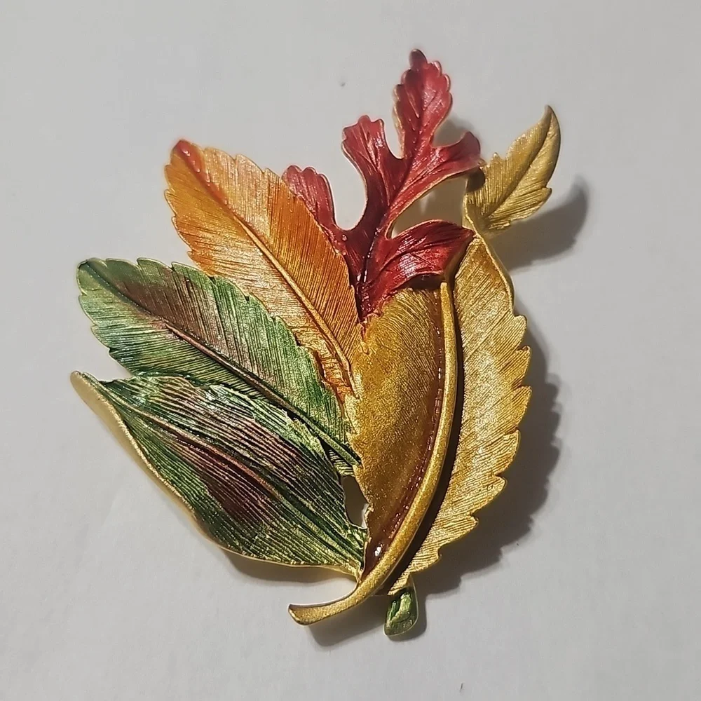 Jonathan Large Fall Brooch